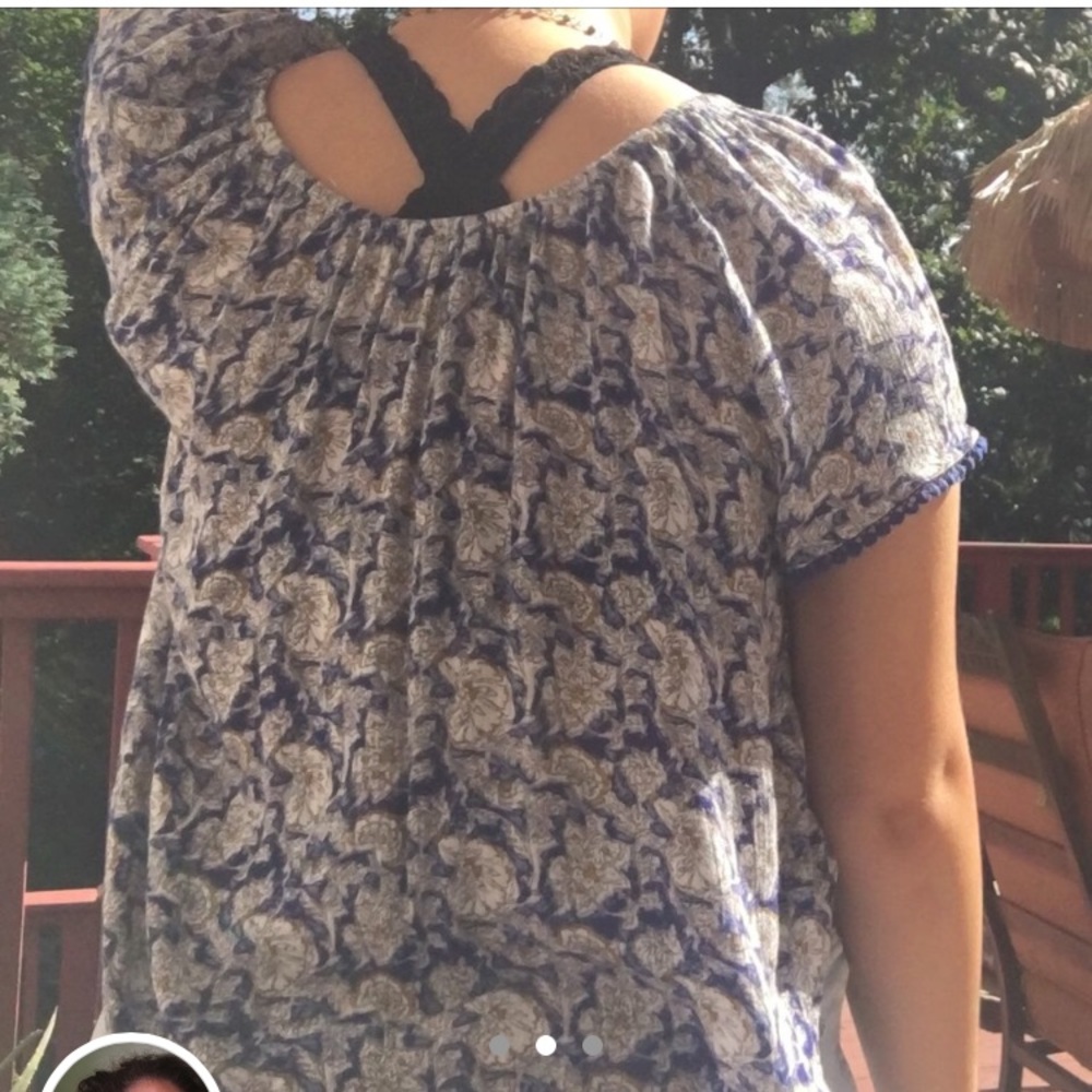 Blue flowy blouse - Picture 2 of 3